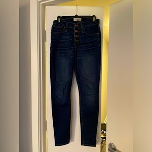 Madewell skinny jeans with rose gold buttons, dark wash size 26